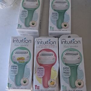 5 brand new Schick Intuition razors